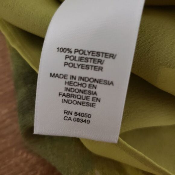 🦋3/$20 Jones & Co. Size 4 Sleeveless Yellow Green Print V-neck Top - Picture 9 of 9